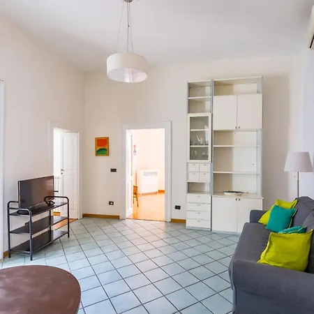 Chiaia Relax On Pedastrian Area * Νάπολη