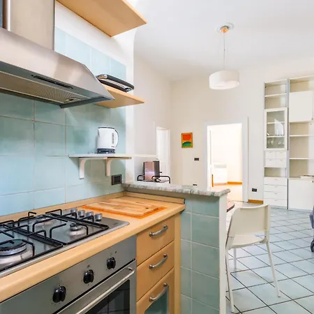 Chiaia Relax On Pedastrian Area * Νάπολη